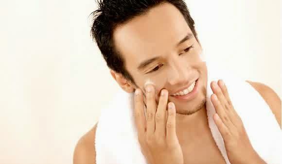 3 Paket Cream Pemutih Wajah Pria Yg Harus Kamu Coba 3 Paket Cream Pemutih Wajah Pria Yg Harus Kamu Coba