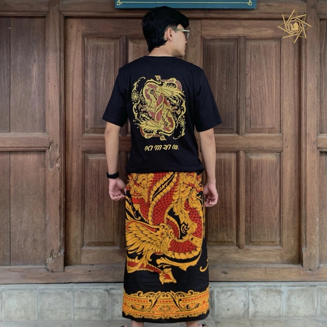 Motif Sarung Nagaraja Tampak Belakang