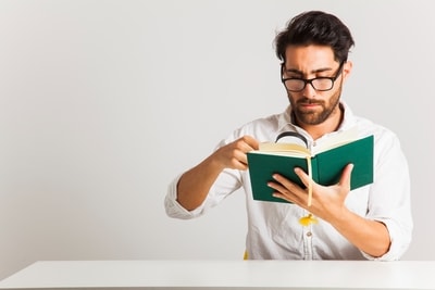 5 Manfaat Membaca Buku untuk Pertumbuhan Hidup Kita