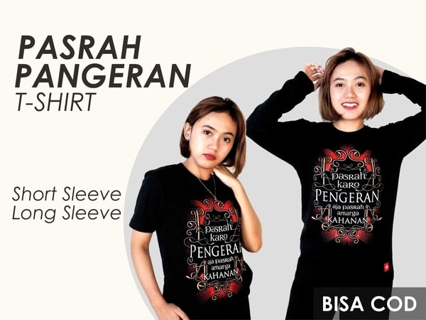 Banner berlatang belakang warna cream yang berisi tulisan Pasrah Pangeran T-Shirt Short Sleeve dan Long Sleeve. Terdapat model satu orang perempuan dengan dua pose mengenakan kaos hitam